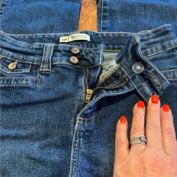 Lee Women's Natural Bootcut Jeans Just Below the Waist Dark Wash Size 8 - Picture 7 of 7